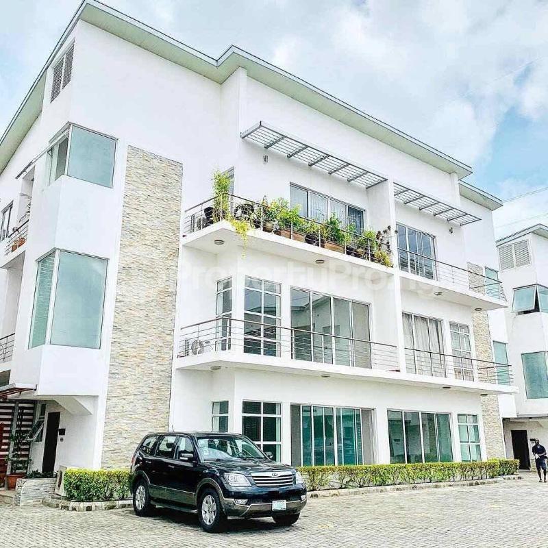 https://image.cityhotelsandbookings.com/apartments/64d95735aecd137ce1014b26/2-bedroom-serviced-apartments-with-a-room-bq-Ezcgco90sBZ3oB6aZcgY.jpeg