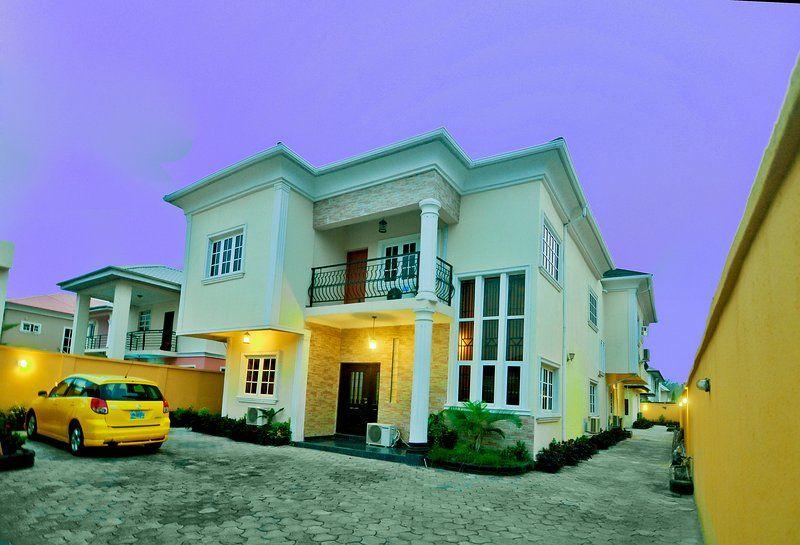 https://image.cityhotelsandbookings.com/apartments/66c111c2c97c6cb8fb7fb197/house.jpeg